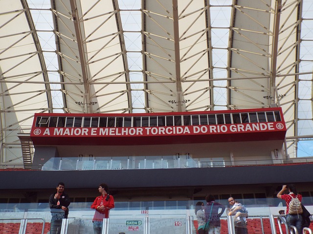 场控球压制 场控球压制